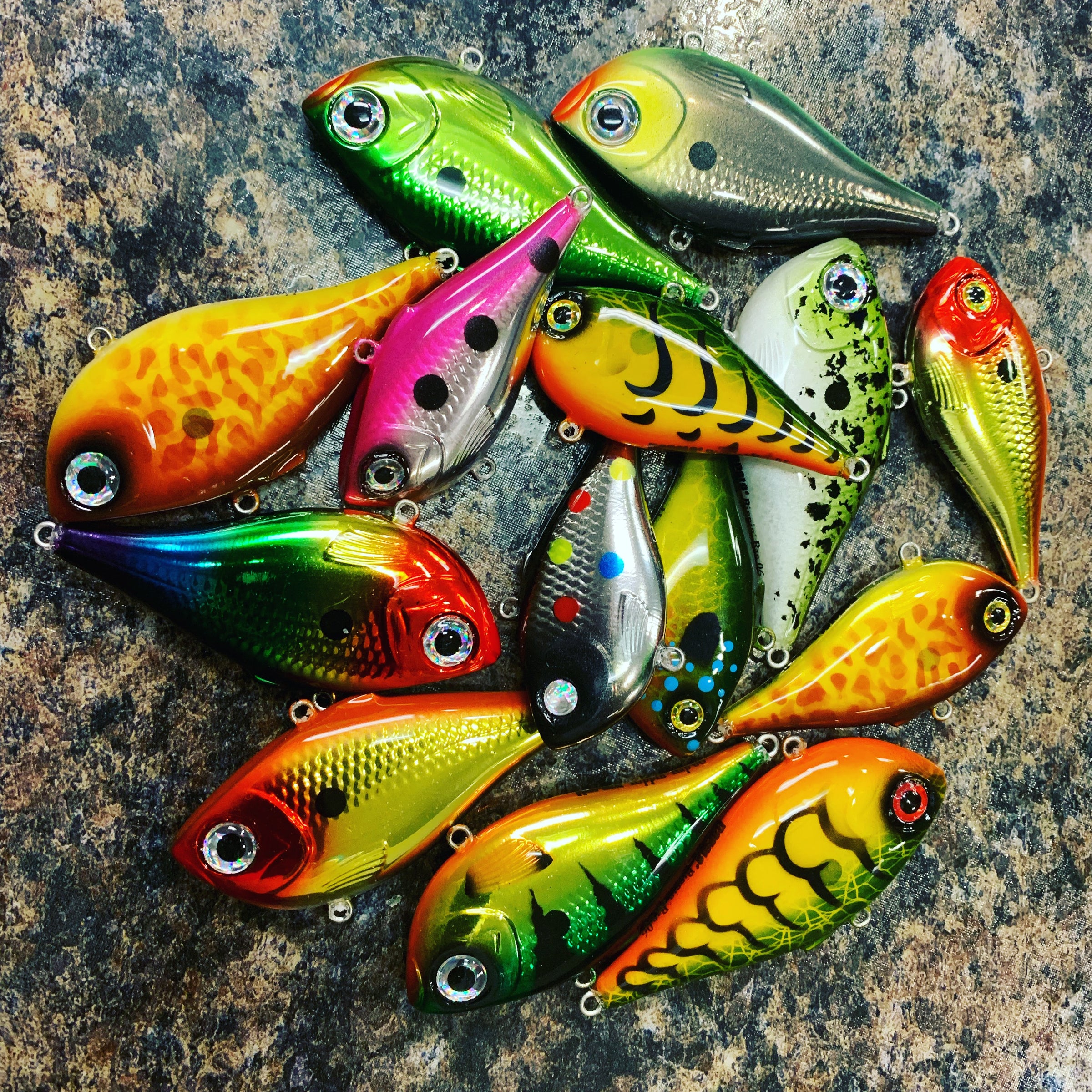 Custom Crankbait Painting – Vertical Jigs and Lures, Fishing Lure